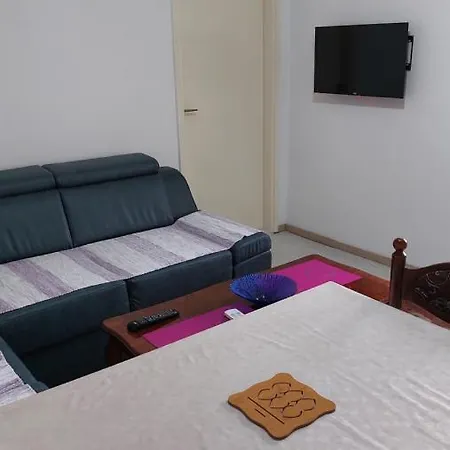 M Apartman