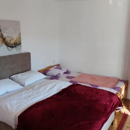 M 公寓 特雷比涅